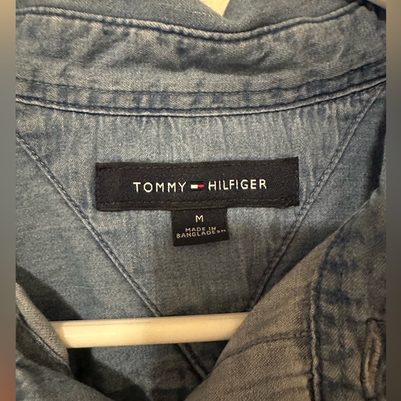 Men’s Tommy Hilfiger Denim shirt size medium - Picture 2 of 3